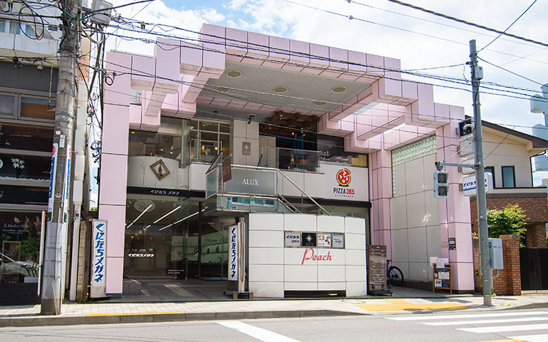 国立駅方面からの店舗写真